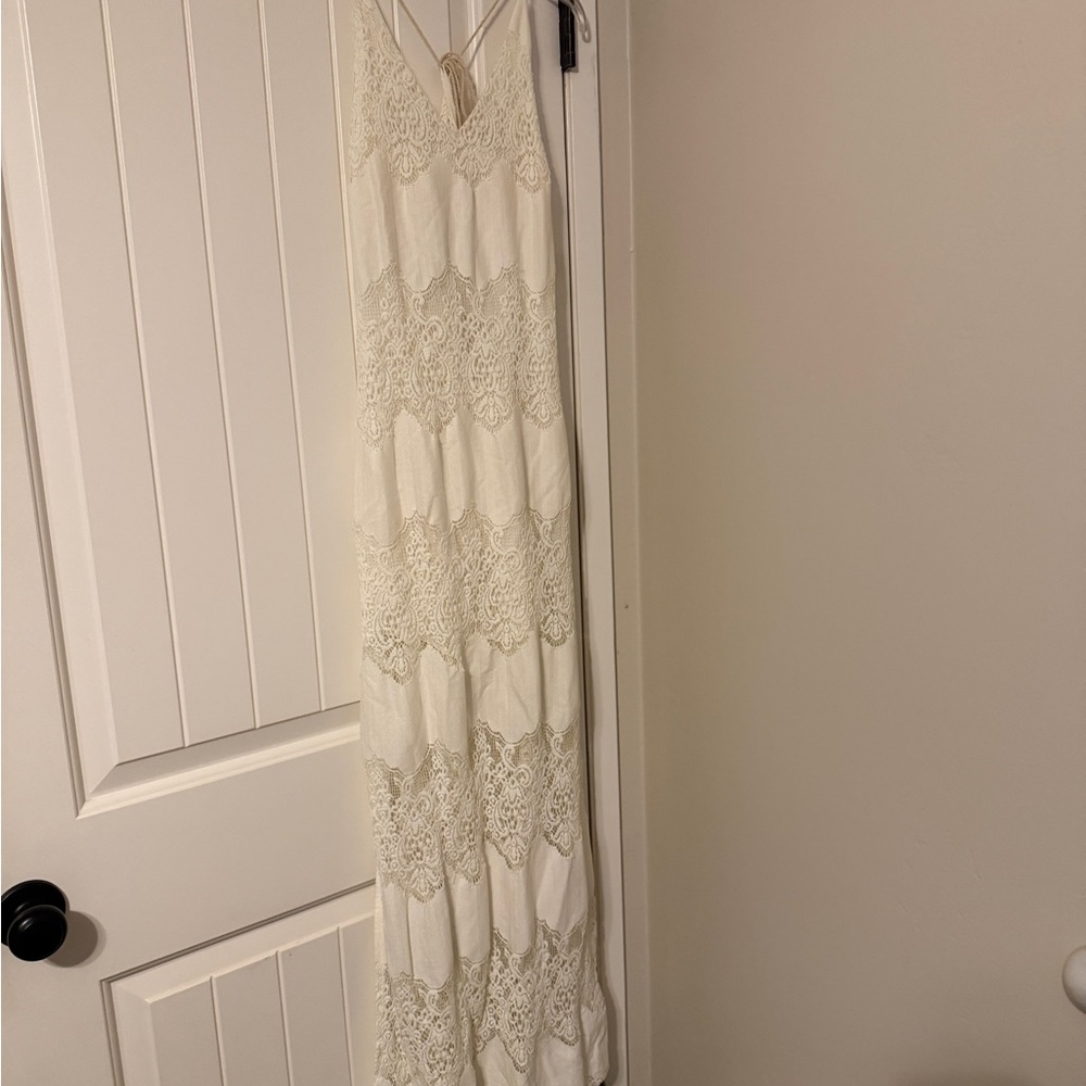 Astr White Maxi Dress M